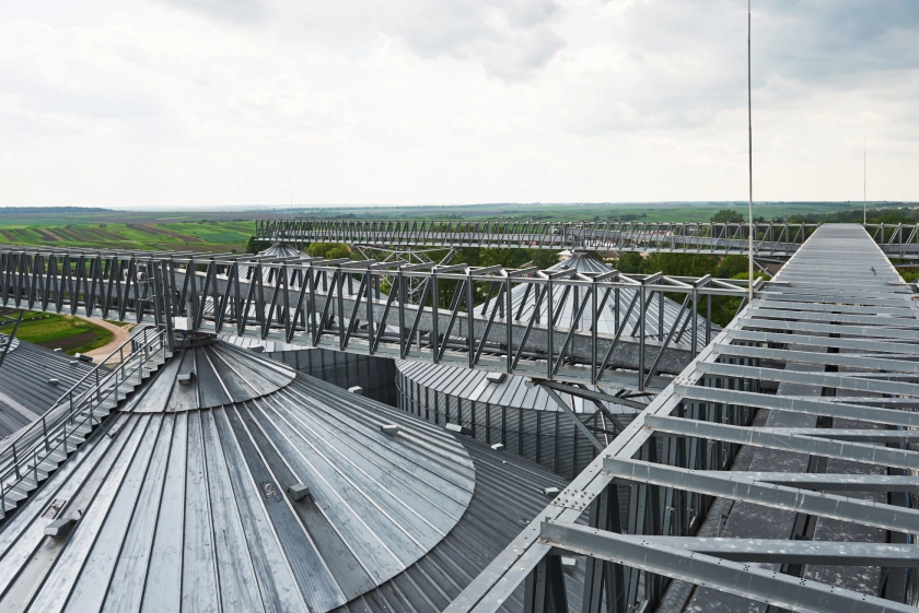 Why are Mild Steel Pipes and Tubes Preferred in the Construction Industry?